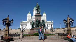 Helsinki, Denkmal vo Zar Alexander II:
