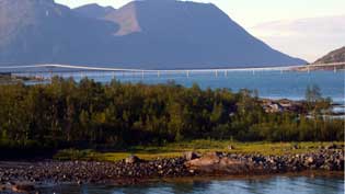 Brücke nach Skjervøy 